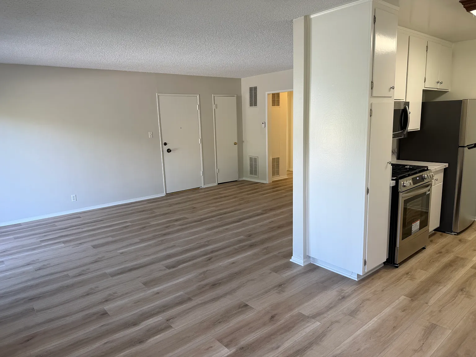 2 bed, 1100 sqft, $2,895 — Photo 4