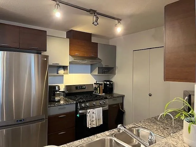 9233 Ferndale Rd #407 — Photo 8