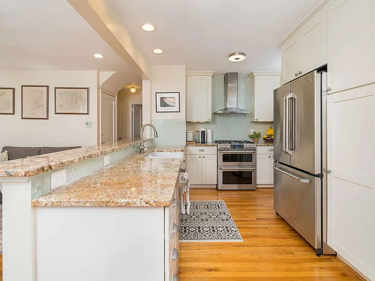 1334 Bayliss Dr — Photo 8