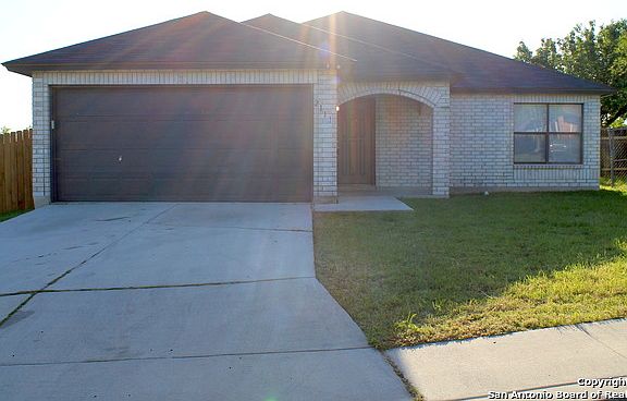 3rd image of 2111 Farmsville Dr