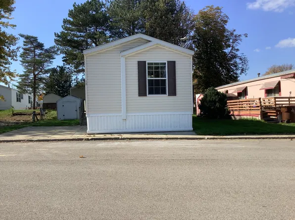 10 Hawthorne Ln #10, Mason, MI 48854
