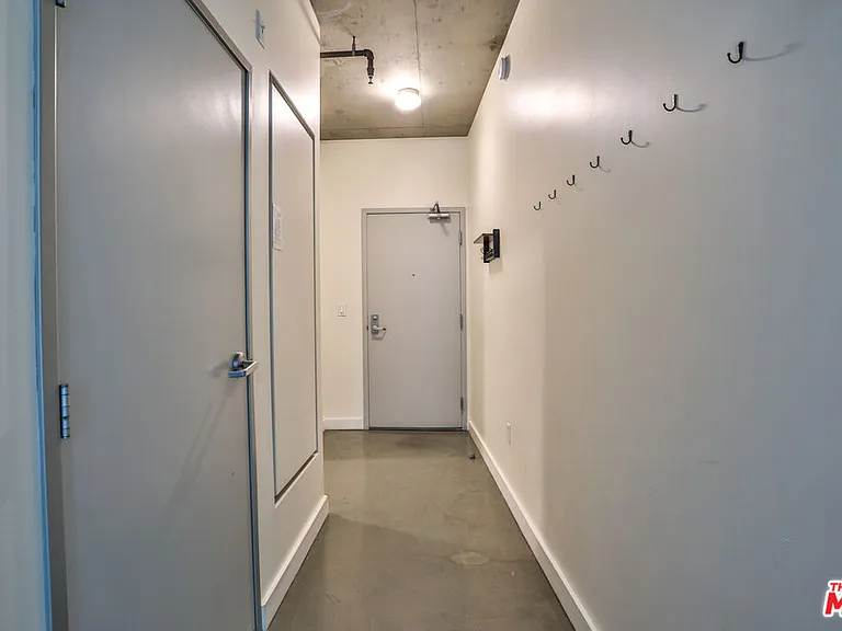 645 W 9th St #201 — Photo 28