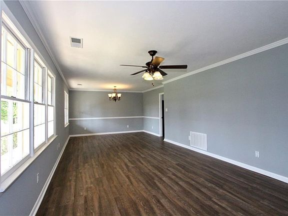 2nd image of 3810 Brookwood Dr