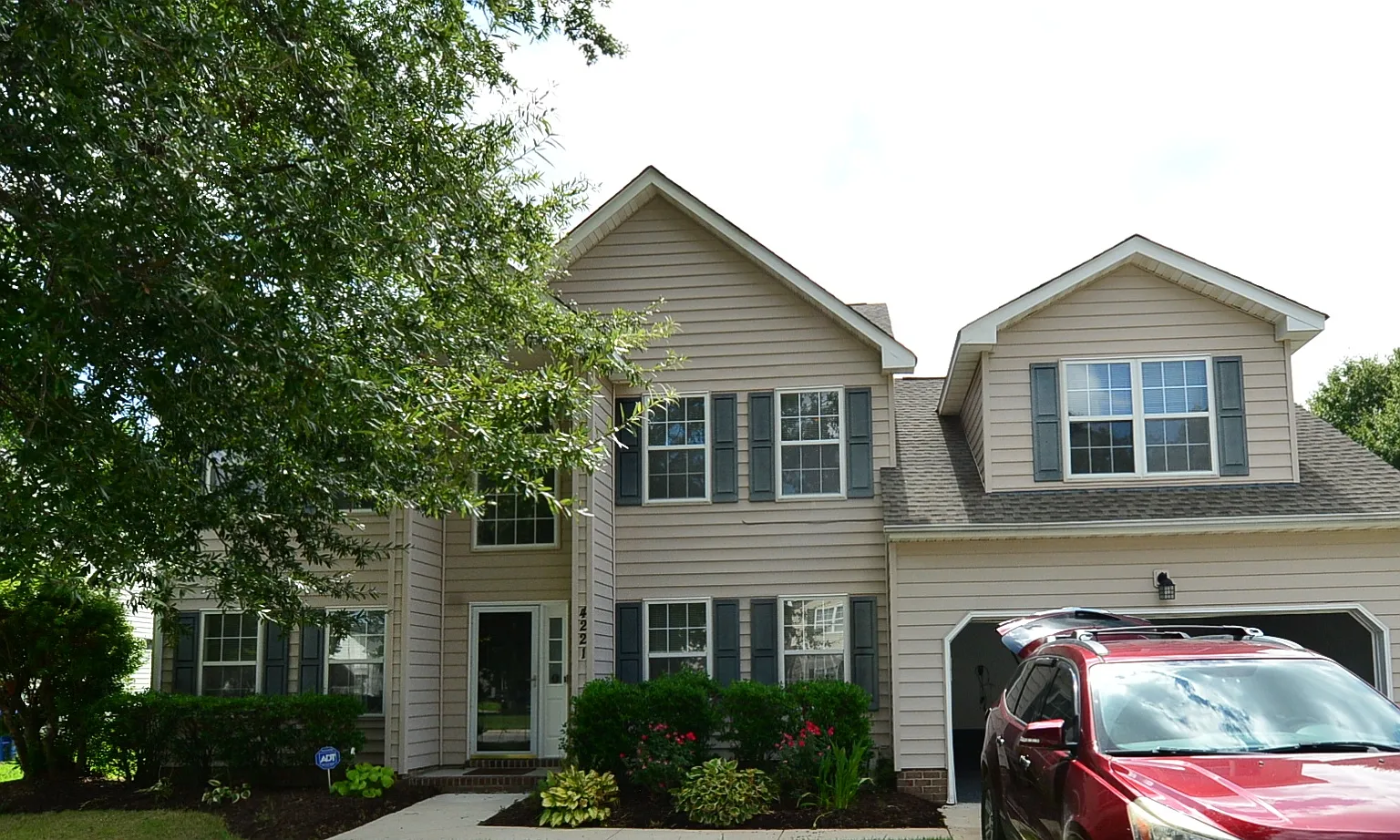 4 bed, 3100 sqft, $2,750 — Photo 1