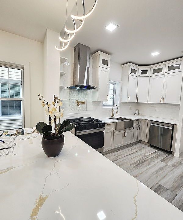 1st image of 3621 Avenue
