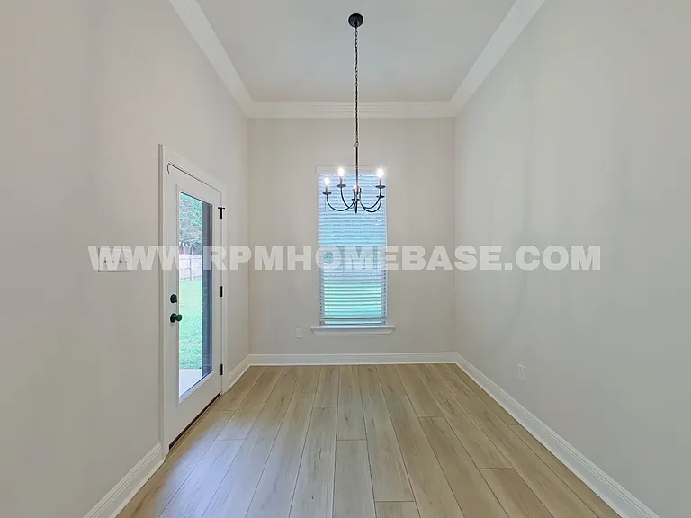 2700 Louise Dr — Photo 6