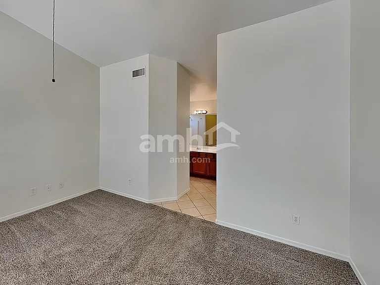 7729 W Rancho Dr — Photo 9