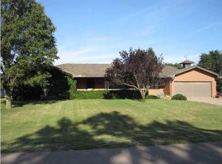 1300 N Firefly Dr, Wichita, KS 67235
