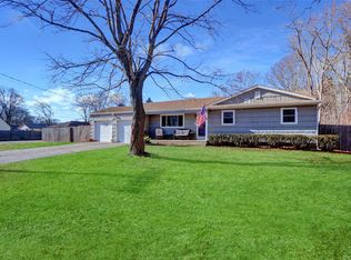 168 Flower Rd, Shirley, NY 11967