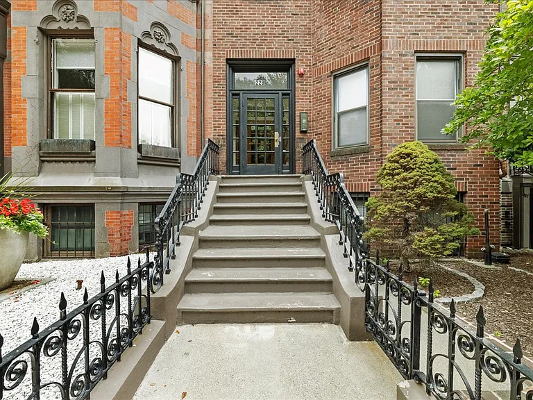 228 Commonwealth Ave #10 — Photo 19