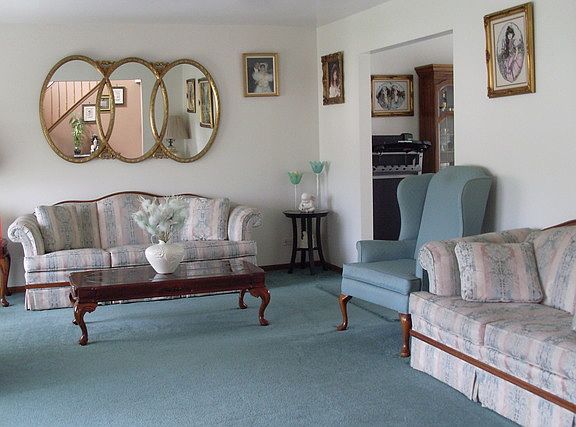 3rd image of 706 Berkshire Ct