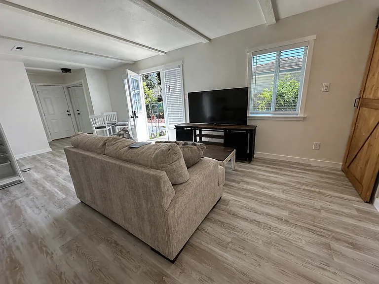 1300 Oak Ave #1 — Photo 6