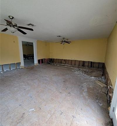 4th image of 214 Somerset St