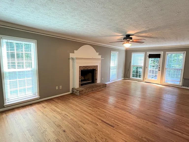 4497 Browning Ct NE — Photo 5