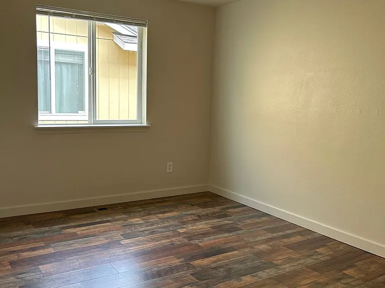 532 SE Ponderosa Dr — Photo 10