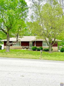 230 N Washington St, Council Grove, KS, 66846