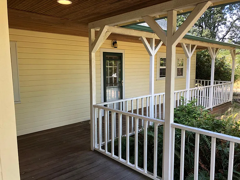 909 SE Edwards Dr — Photo 10