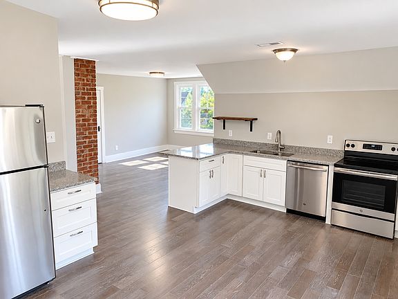 4th image of 1419 Locust St #3