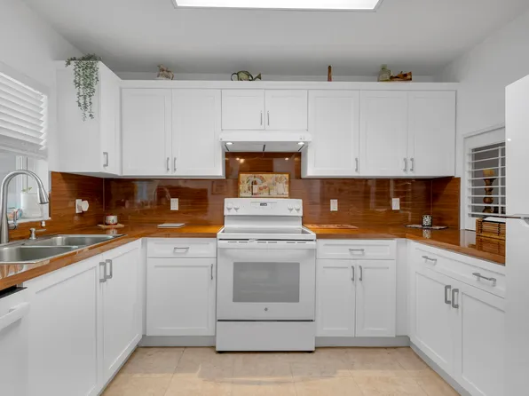 9440 Live Oak Place #402, Davie, FL 33324