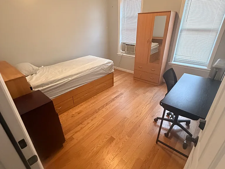 2383 Belmont Ave #6 — Photo 5