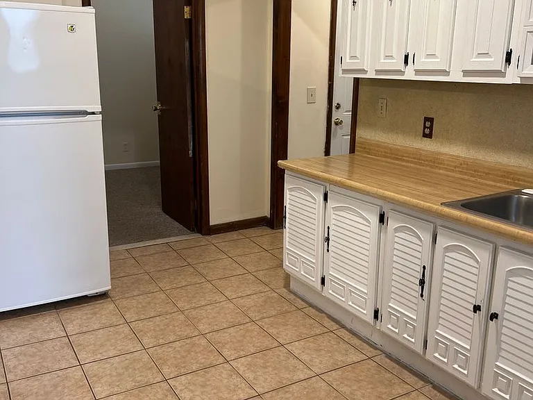 228 Northampton St — Photo 4