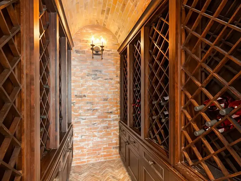 Beautifull vintage Wine Cellar