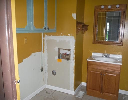 4th image of 105 W Auburn Ave