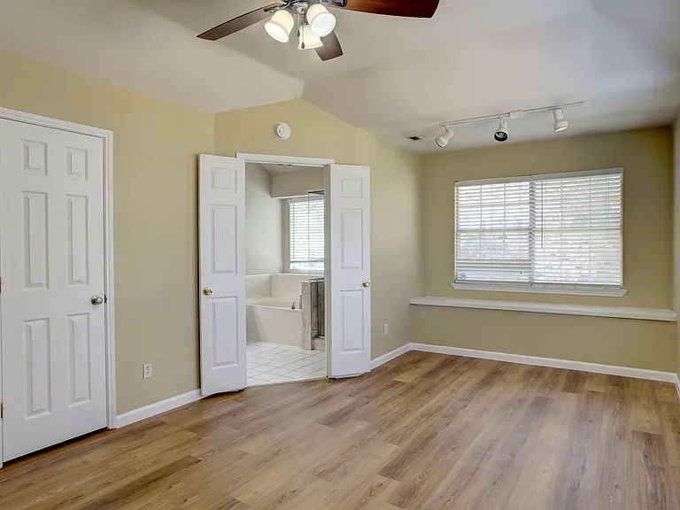1821 Chattham Ct — Photo 10