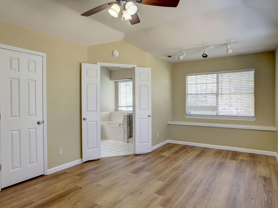 1st image of 1821 Chattham Ct