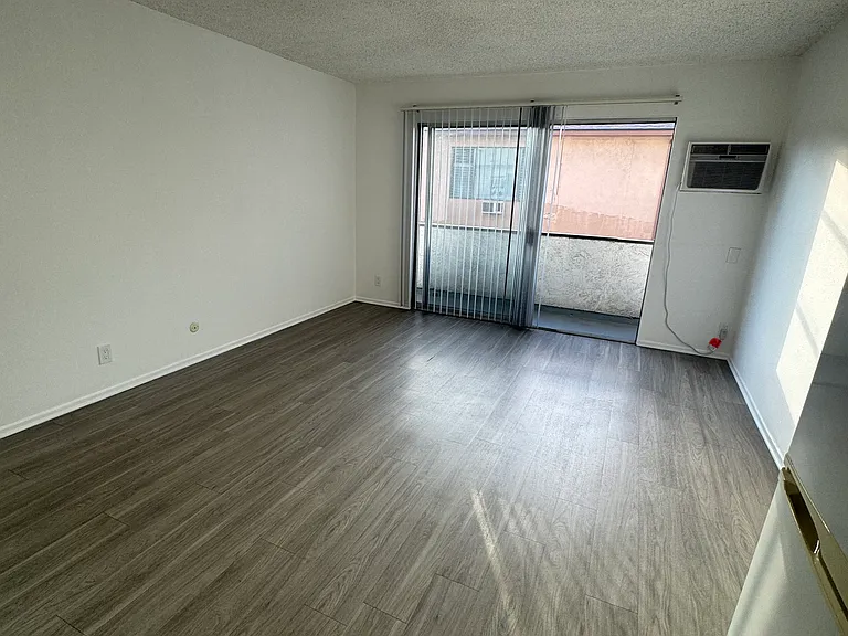 The Lennox — Photo 23