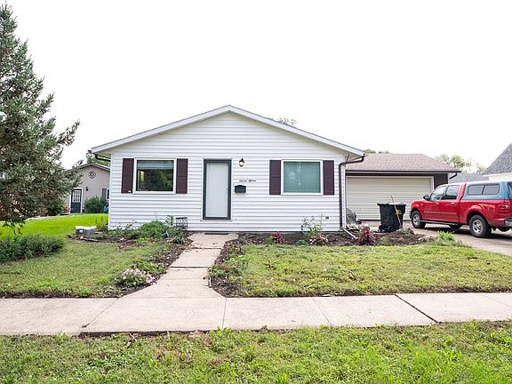 3rd image of 715 12th St
