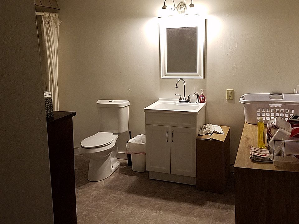 2nd image of 1341 Shaw Ln