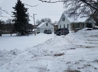 S32W22983 Sunset Dr, Waukesha, WI 53189