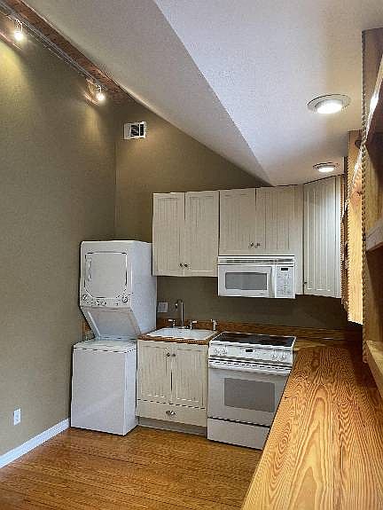 2nd image of 714 W Canal St Ste F