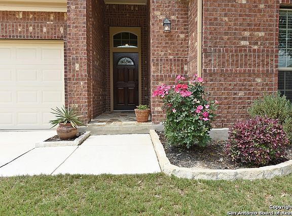 2nd image of 5007 Segovia Way