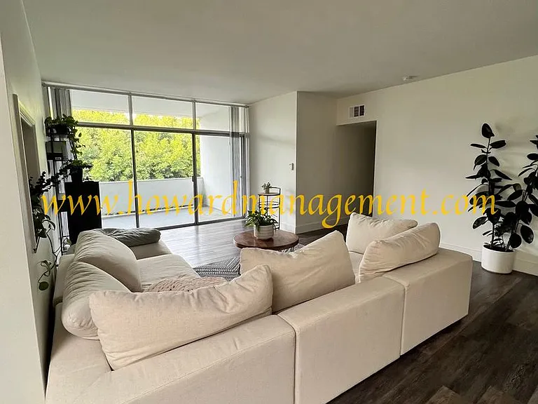 537 San Vicente — Photo 5