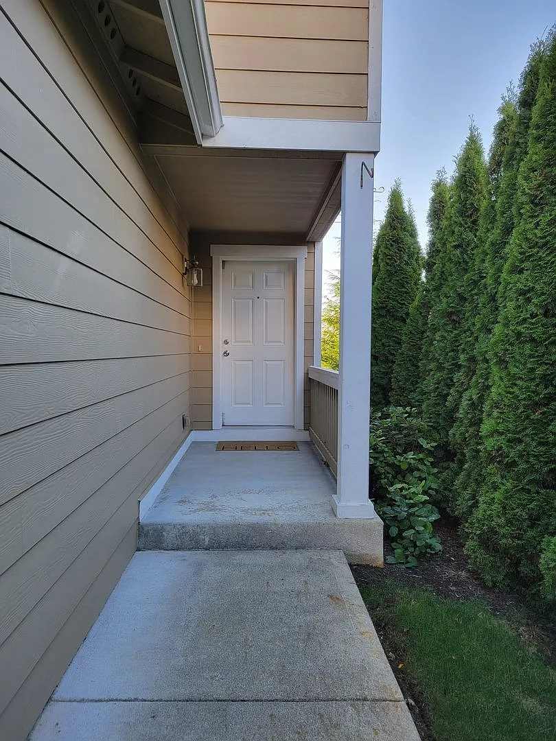 Building Photo - 1108 73rd Dr SE