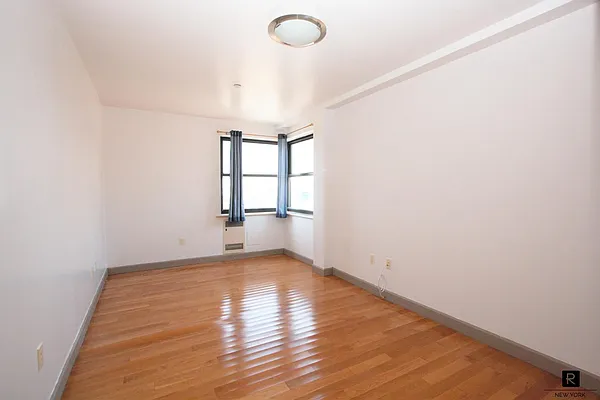 Rented by R New York | media 42