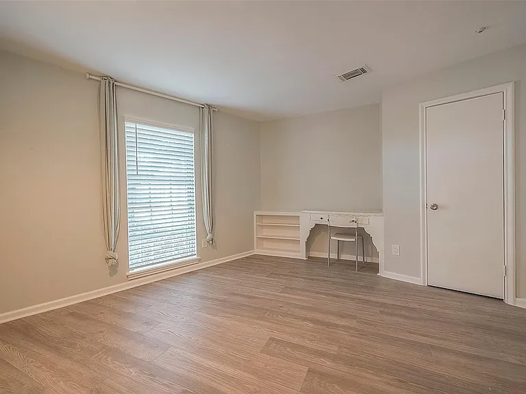 7810 Locke Ln — Photo 18