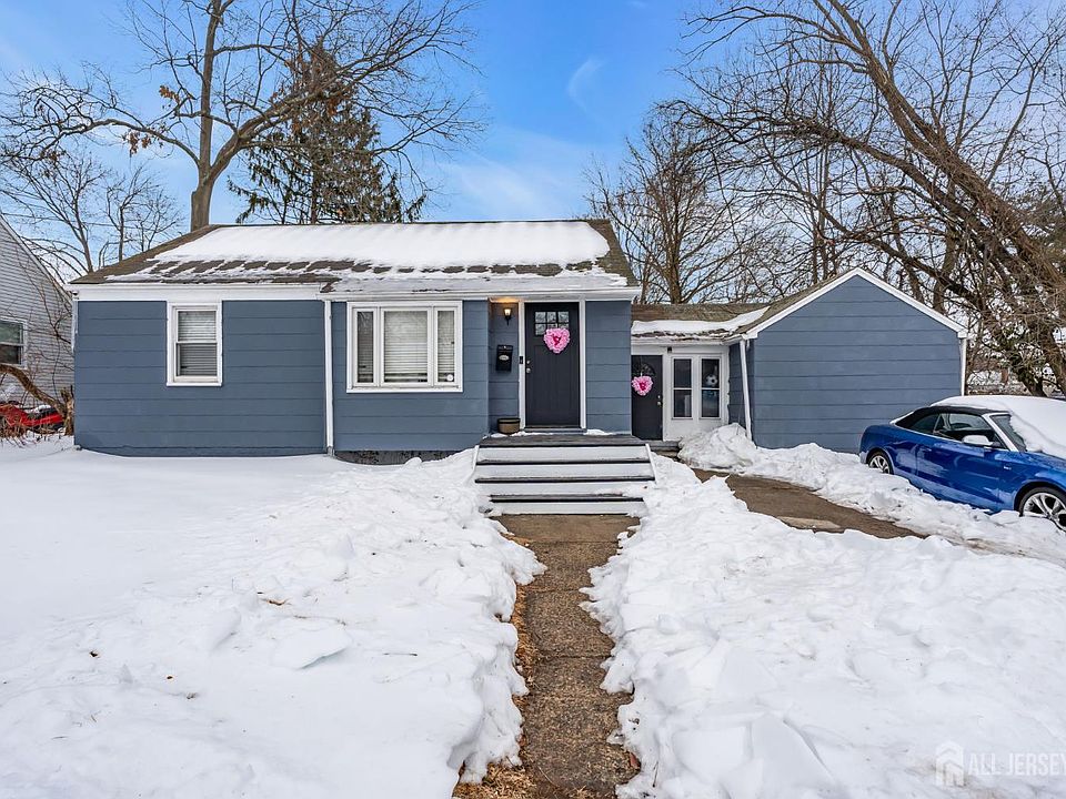 1st image of 821 Front St