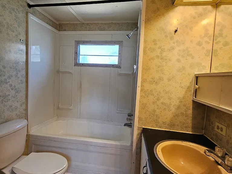 503 Longfellow Blvd — Photo 10