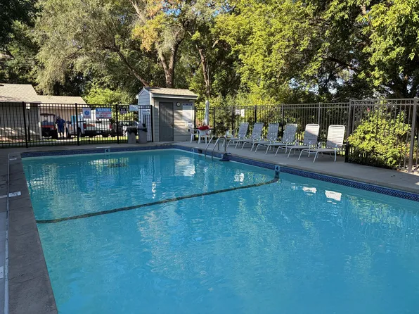 2110 Ridge Dr APT 13, Saint Louis Park, MN 55416