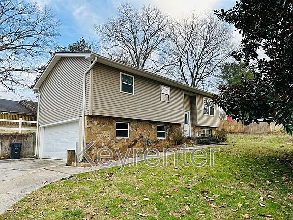 2nd image of 918 W Forest Blvd