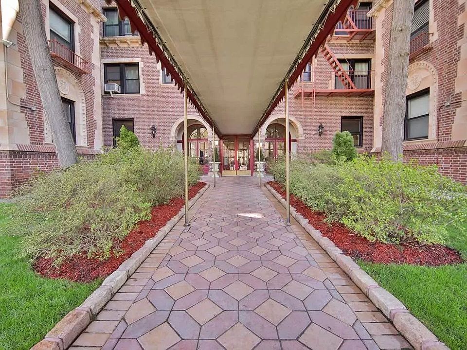 1st image of 85-11 Lefferts Blvd APT 4G