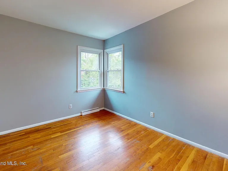 713 Tysens Ln — Photo 10