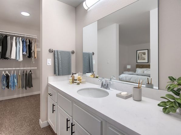 4901 Fairwood Blvd NE APT 104