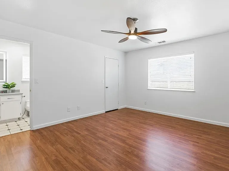 693 Basil Ct — Photo 7