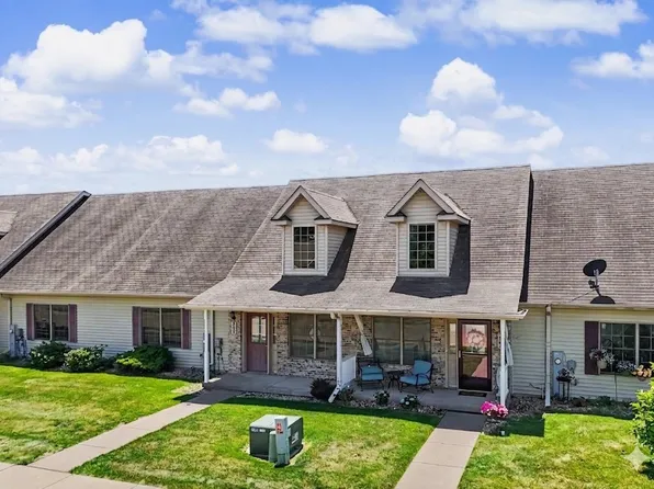 305 Walker Way, Blue Grass, IA 52726
