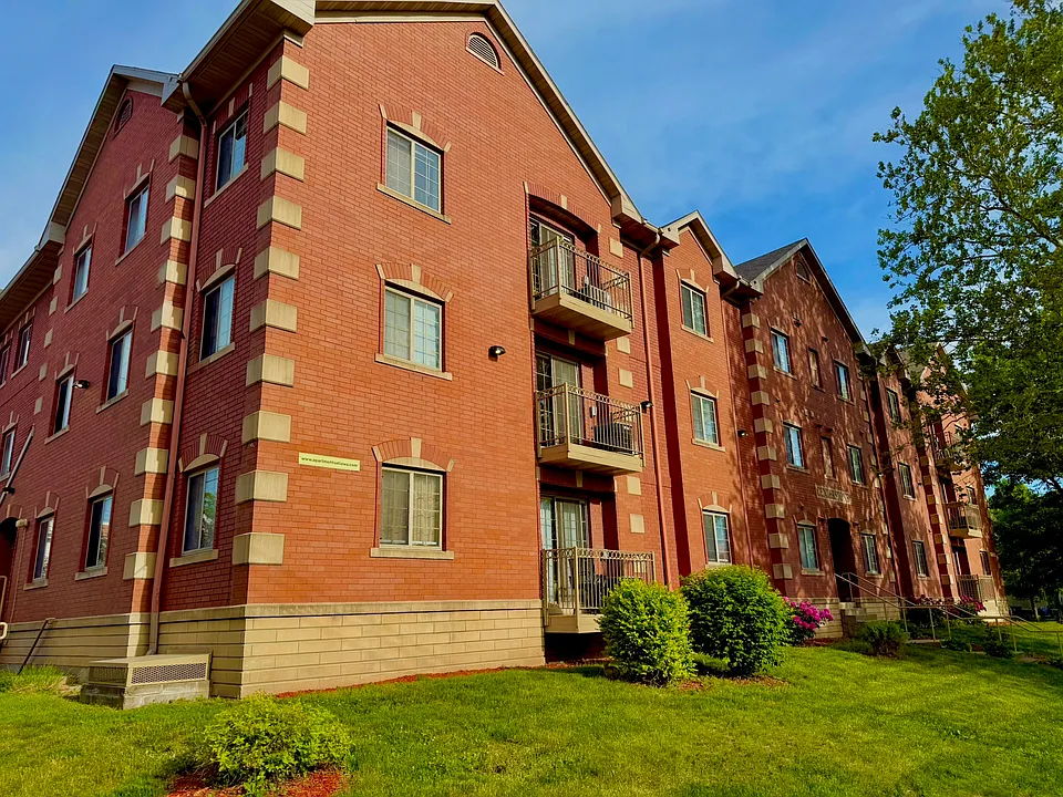 131 E Davenport St #15A