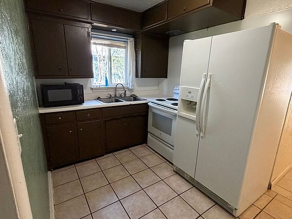 4th image of 417 S Ash St APT 1